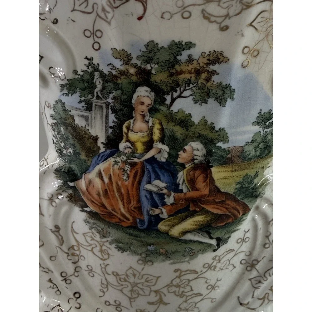 Vintage Royal China Warranted 22 KT Gold Colonial Courting Couple Fan Vase